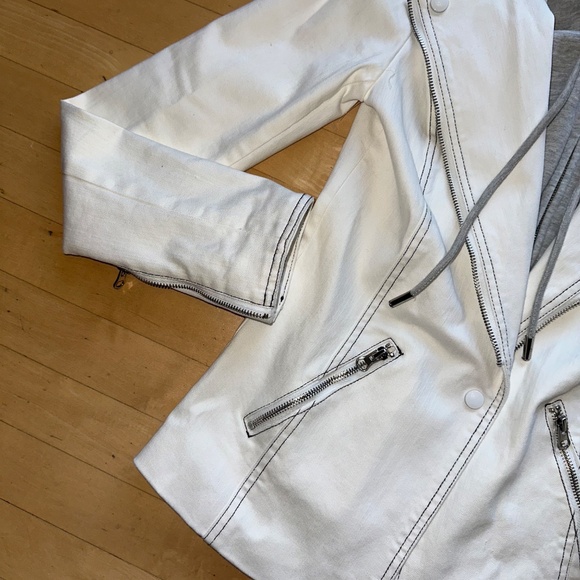Evereve Jamison White blazer with grey zip out dickey/hoodie, XS,  CB2437 - Picture 3 of 10
